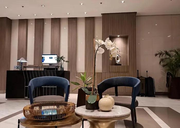 Aparthotel Skyline 81 Newport Condotel Naia T3